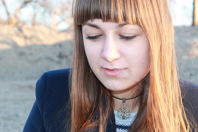 前髪が真ん中で分かれちゃう 前髪をちゃんとまっすぐに下す方法とは 美容メンタリストatsushi ホントの自分見つけませんか